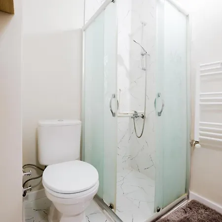 Flat W Balcony Near Taksim Square In Istiklal *