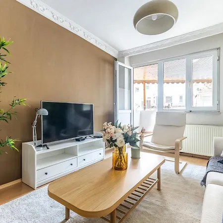 Apartment Flat W Balcony Near Taksim Square In Istiklal *