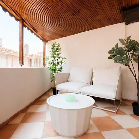 Apartment Flat W Balcony Near Taksim Square In Istiklal
