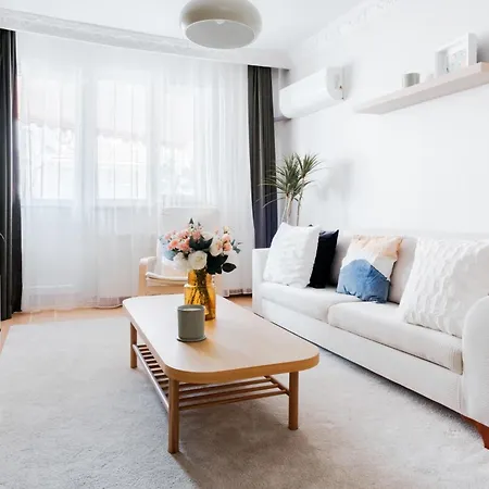 Flat W Balcony Near Taksim Square In Istiklal Daire *