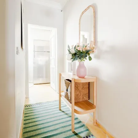 Apartment Flat W Balcony Near Taksim Square In Istiklal Istanbul