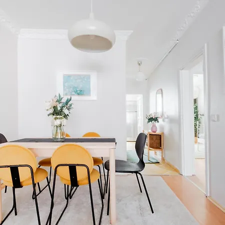 Flat W Balcony Near Taksim Square In Istiklal *