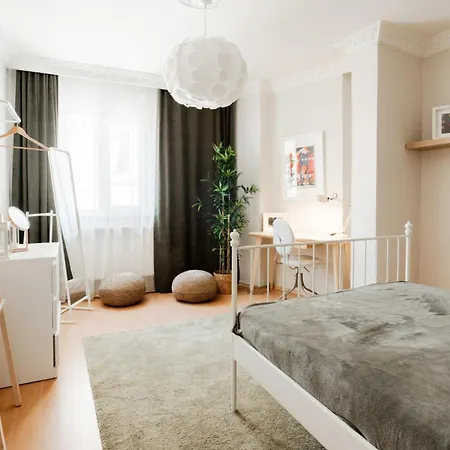 Flat W Balcony Near Taksim Square In Istiklal *