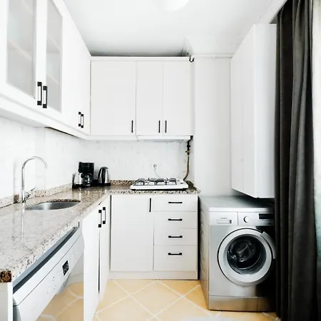 Flat W Balcony Near Taksim Square In Istiklal