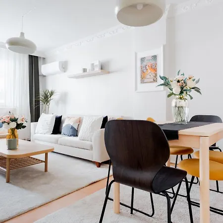 Flat W Balcony Near Taksim Square In Istiklal *